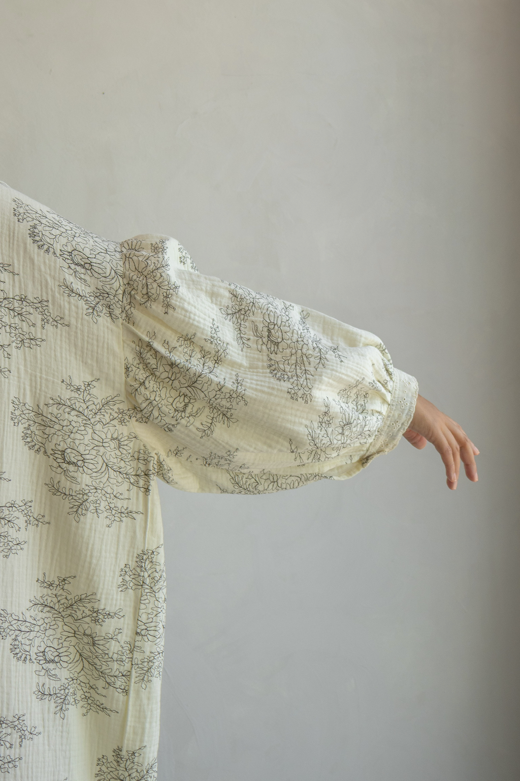 Amalfi Muslin Dress in Mono Garden
