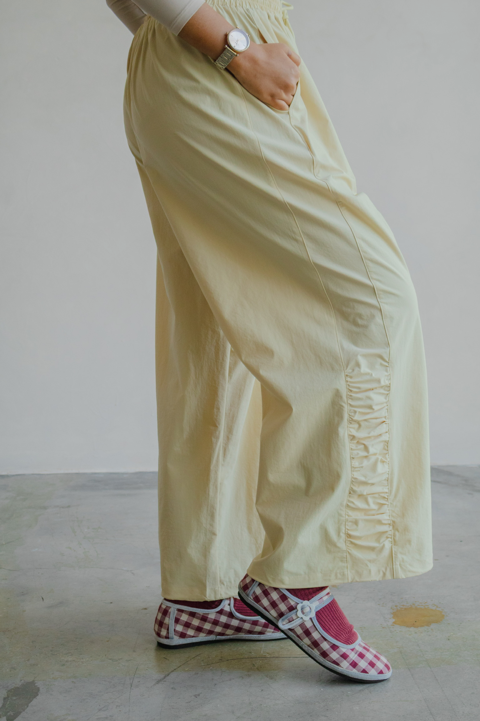 Outer Comfort Pants in Banana Pudding