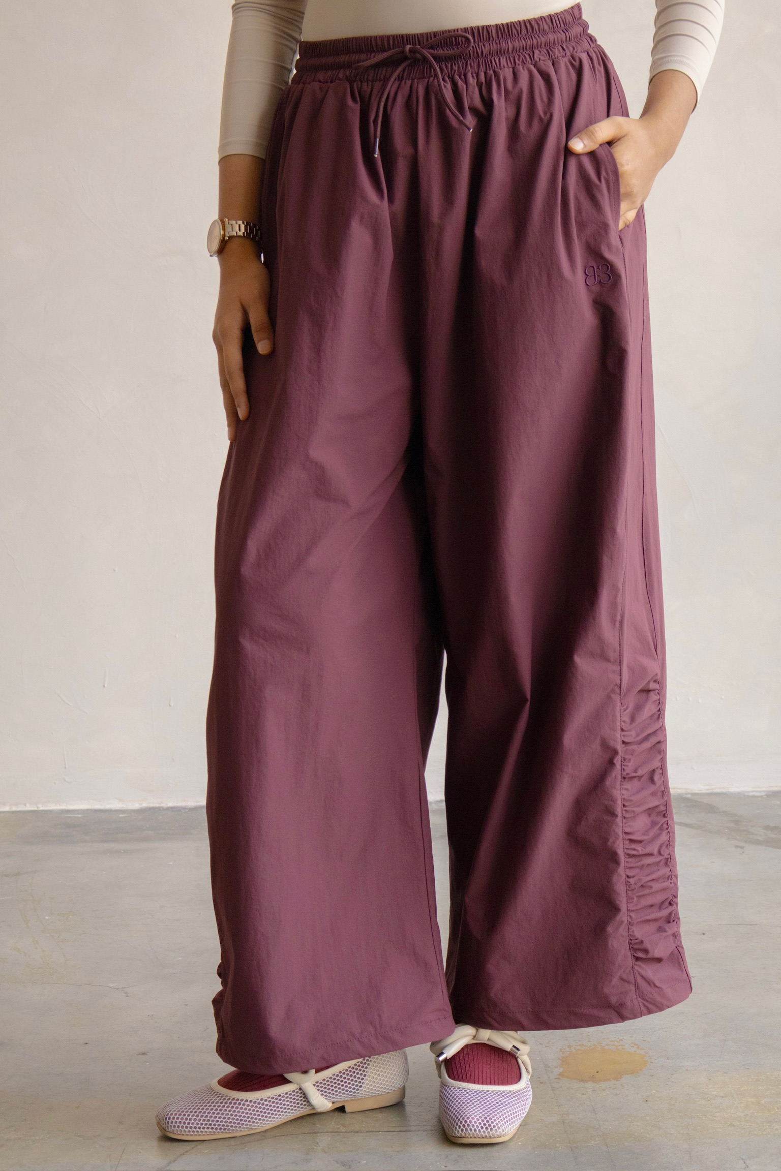 Outer Comfort Pants in Berry Busy