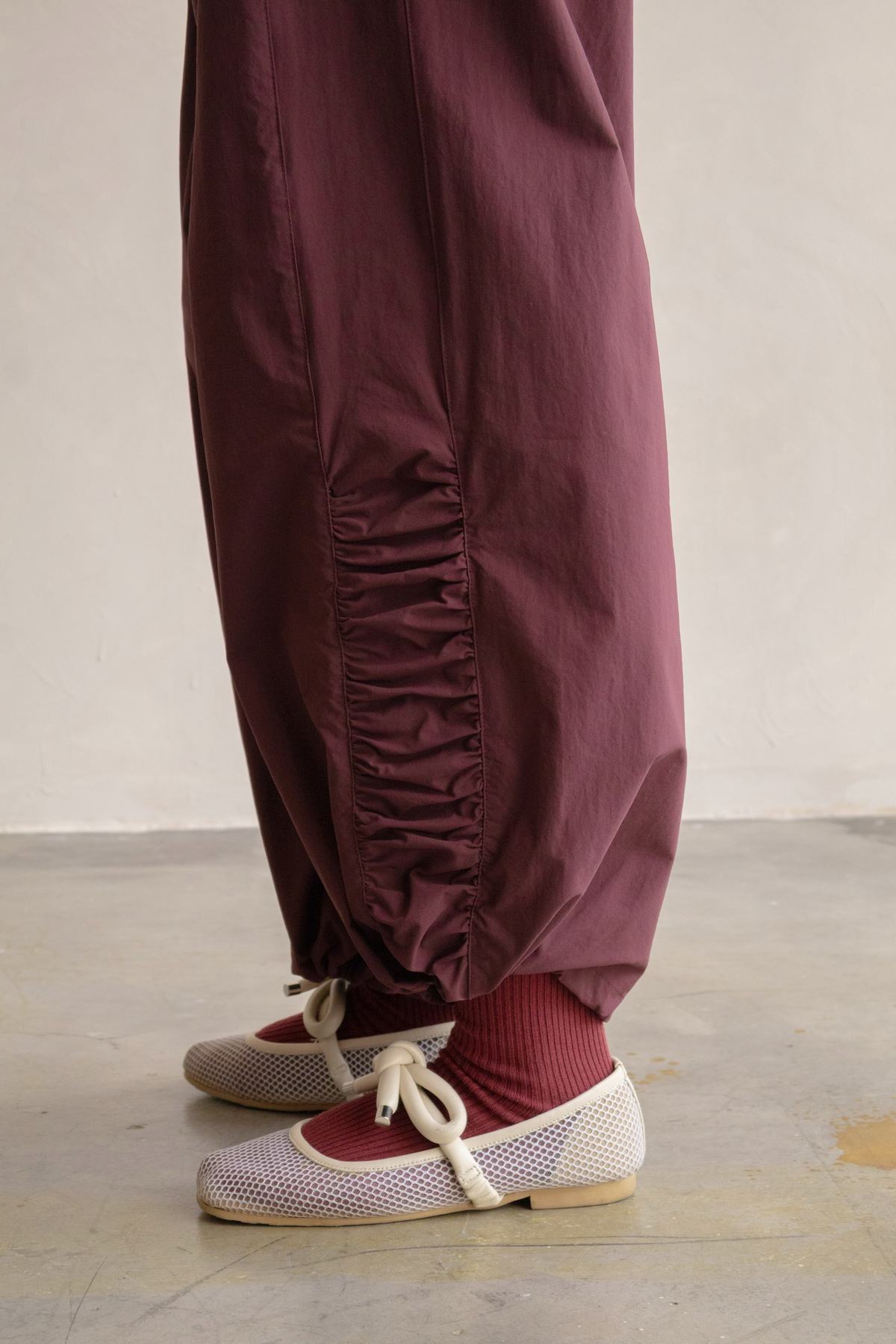 Outer Comfort Pants in Berry Busy