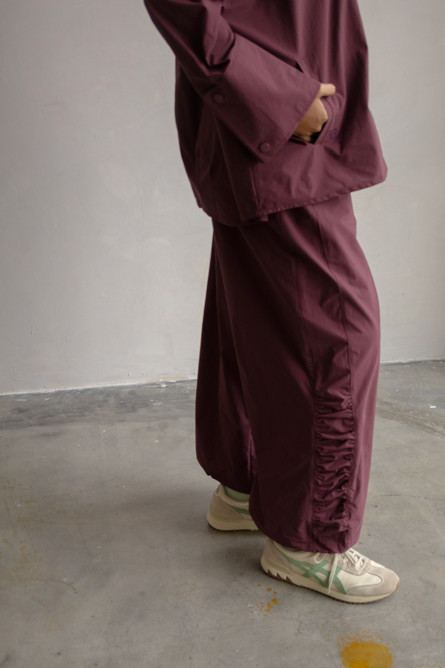 Outer Comfort Pants in Berry Busy