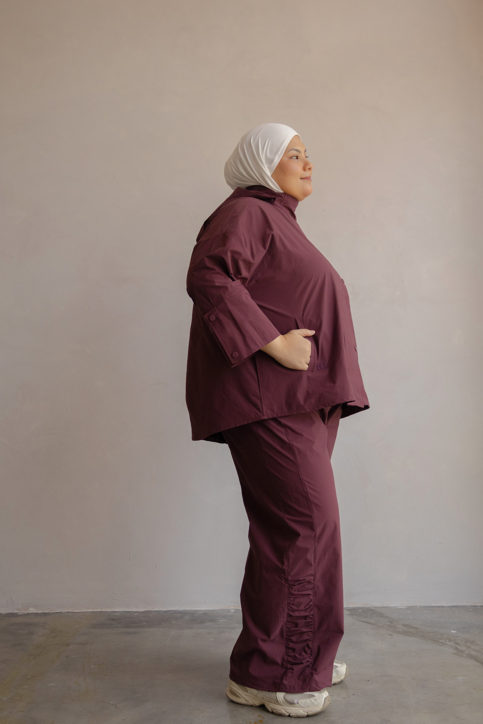 Outer Comfort Pants in Berry Busy