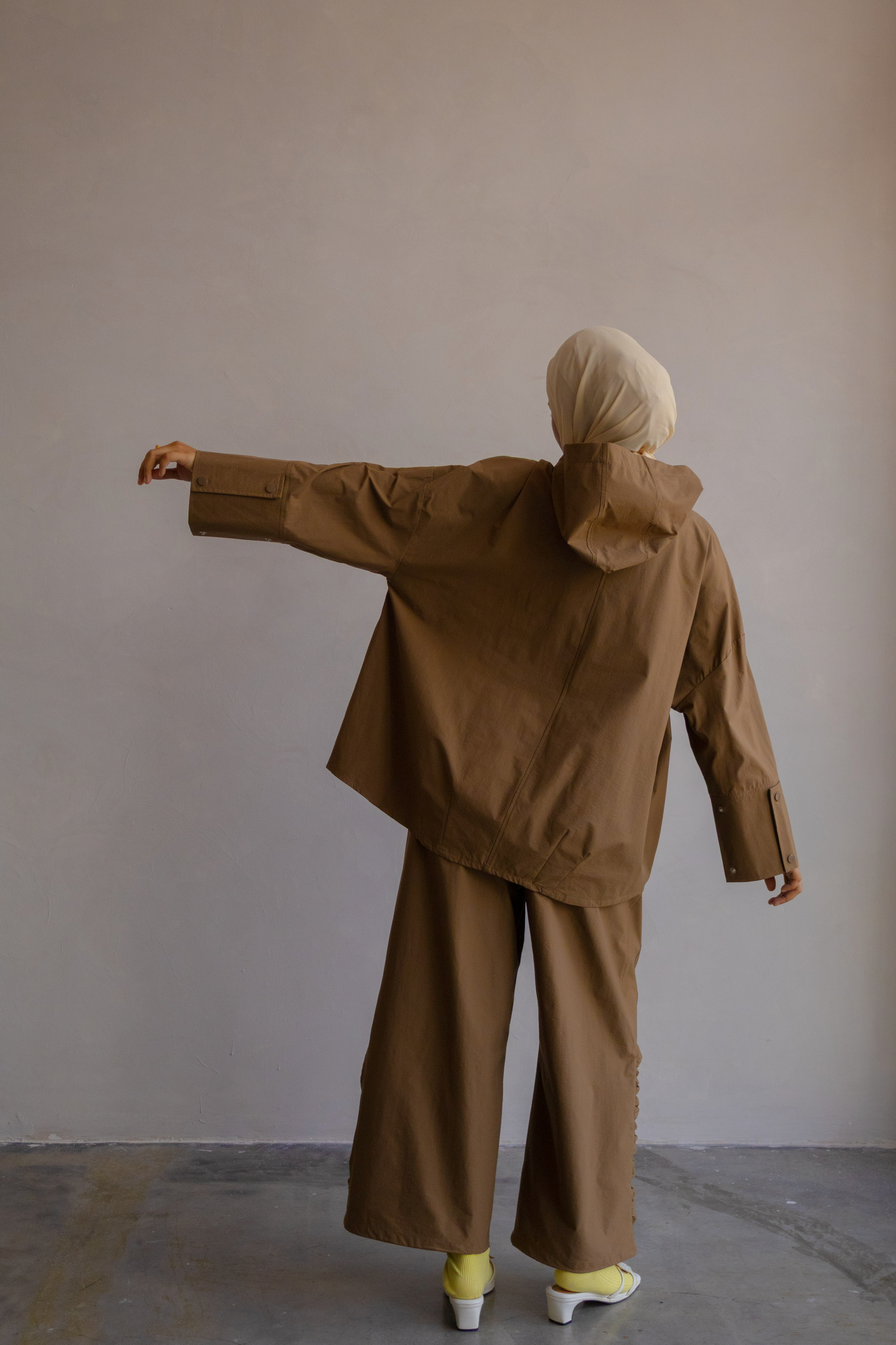 Outer Comfort Jacket in Barefoot
