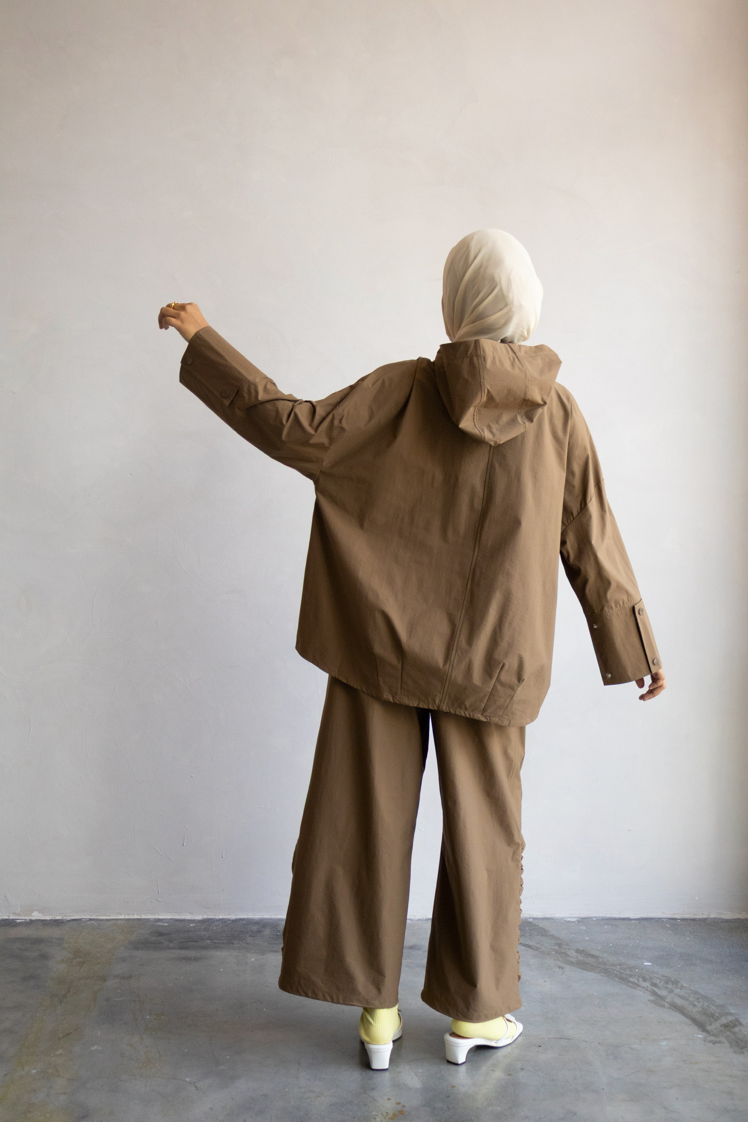 Outer Comfort Jacket in Barefoot