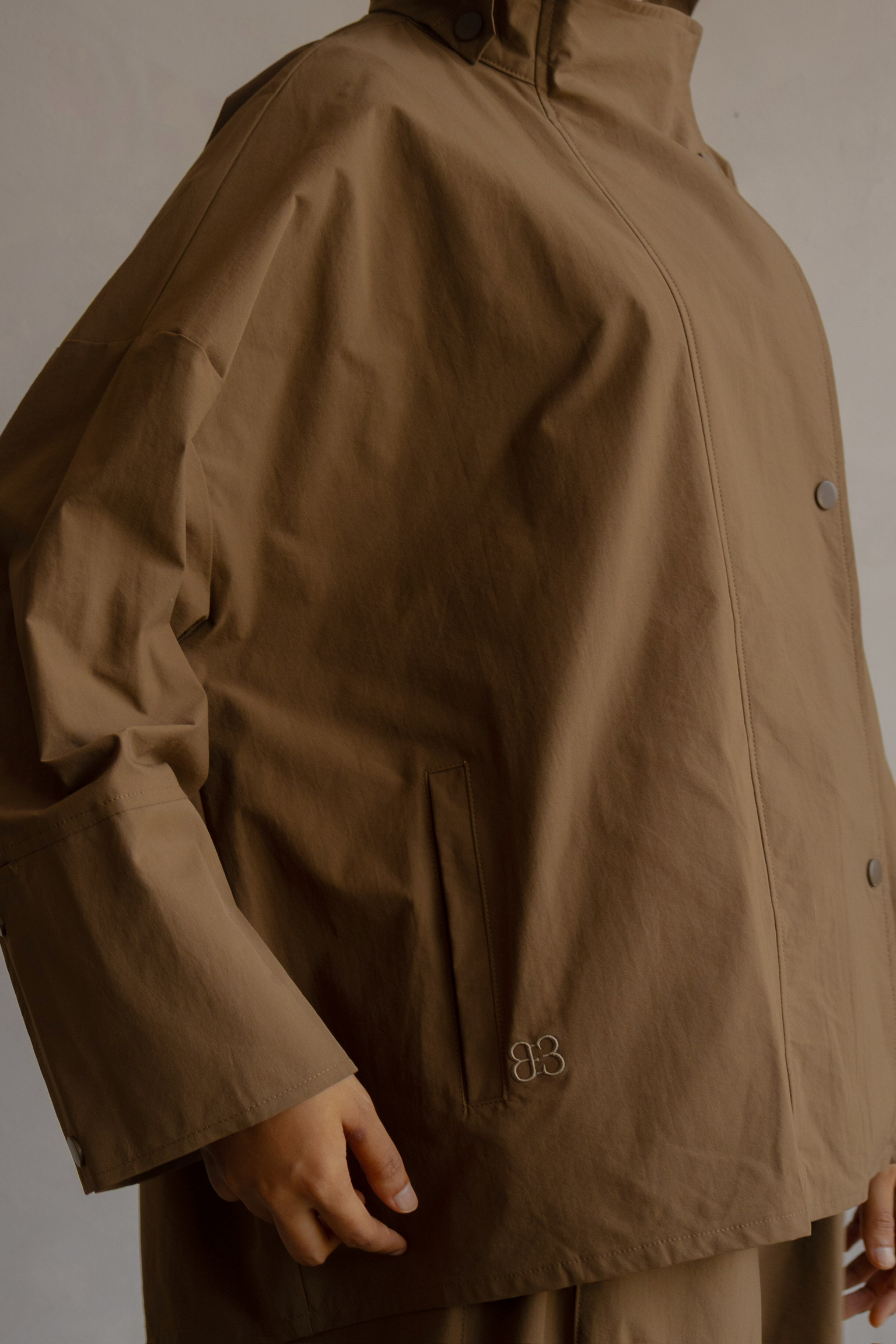 Outer Comfort Jacket in Barefoot