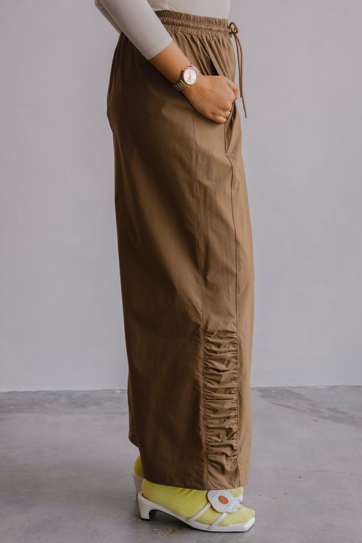 Outer Comfort Pants in Barefoot