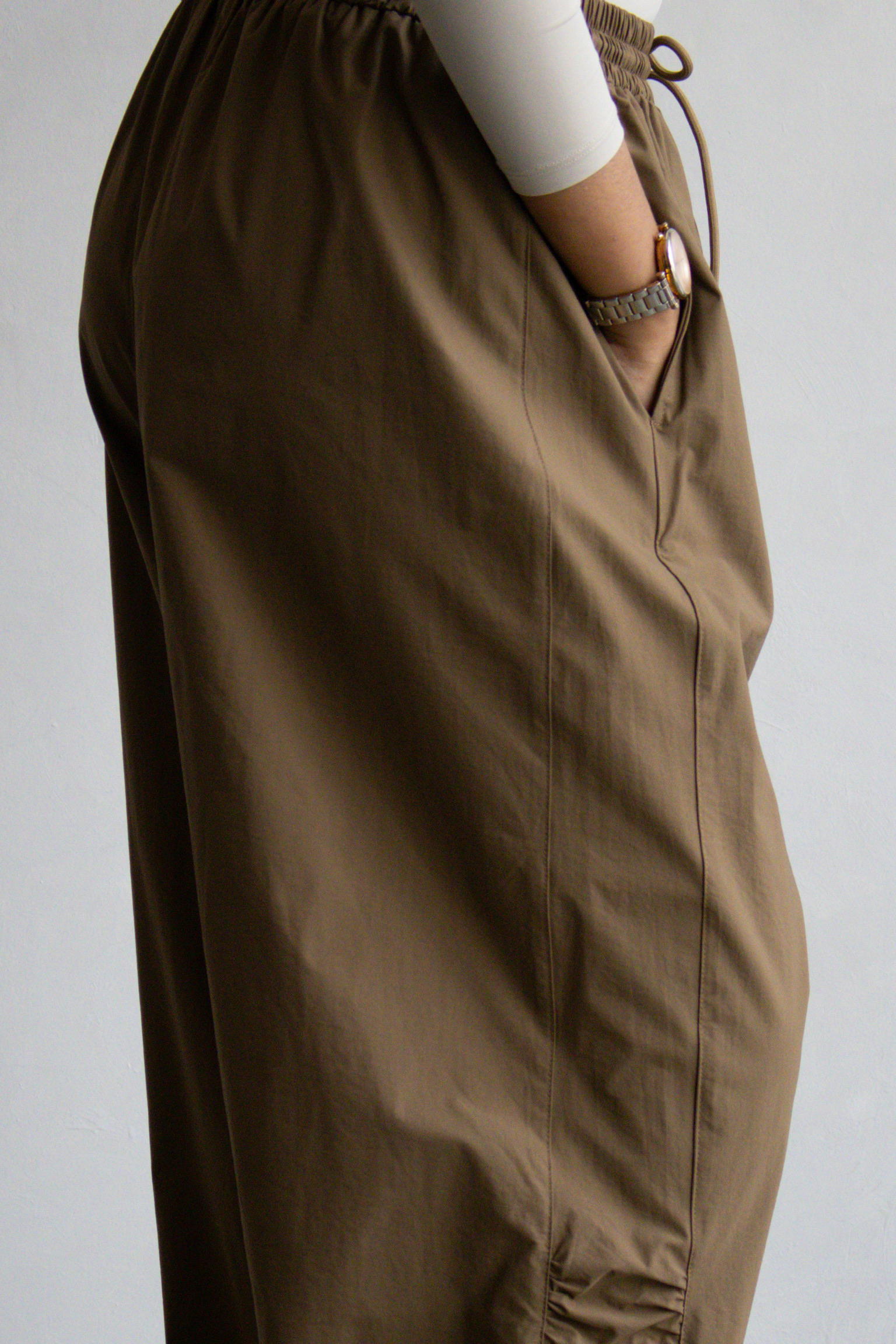 Outer Comfort Pants in Barefoot