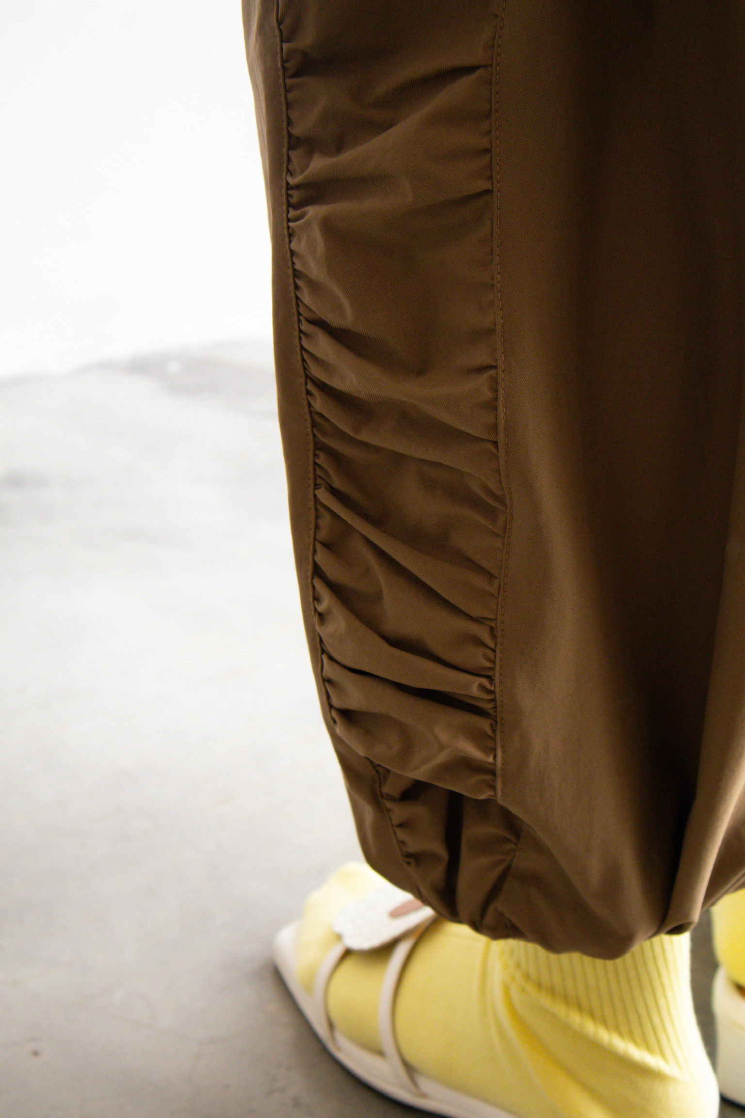 Outer Comfort Pants in Barefoot