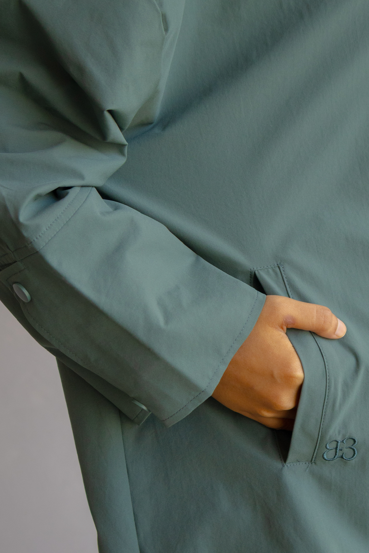 Outer Comfort Jacket in Touché Grass