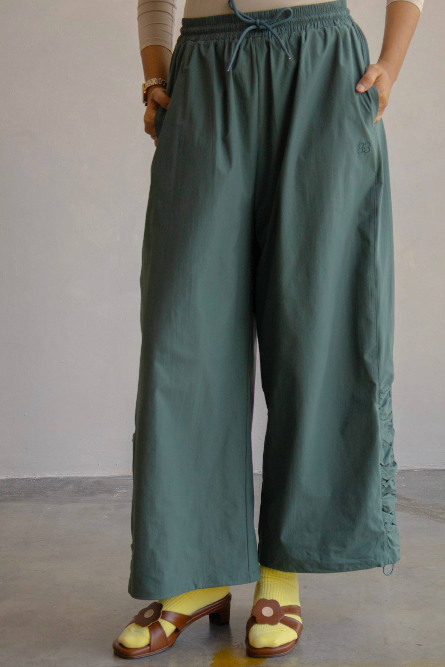 Outer Comfort Pants in Touché Grass