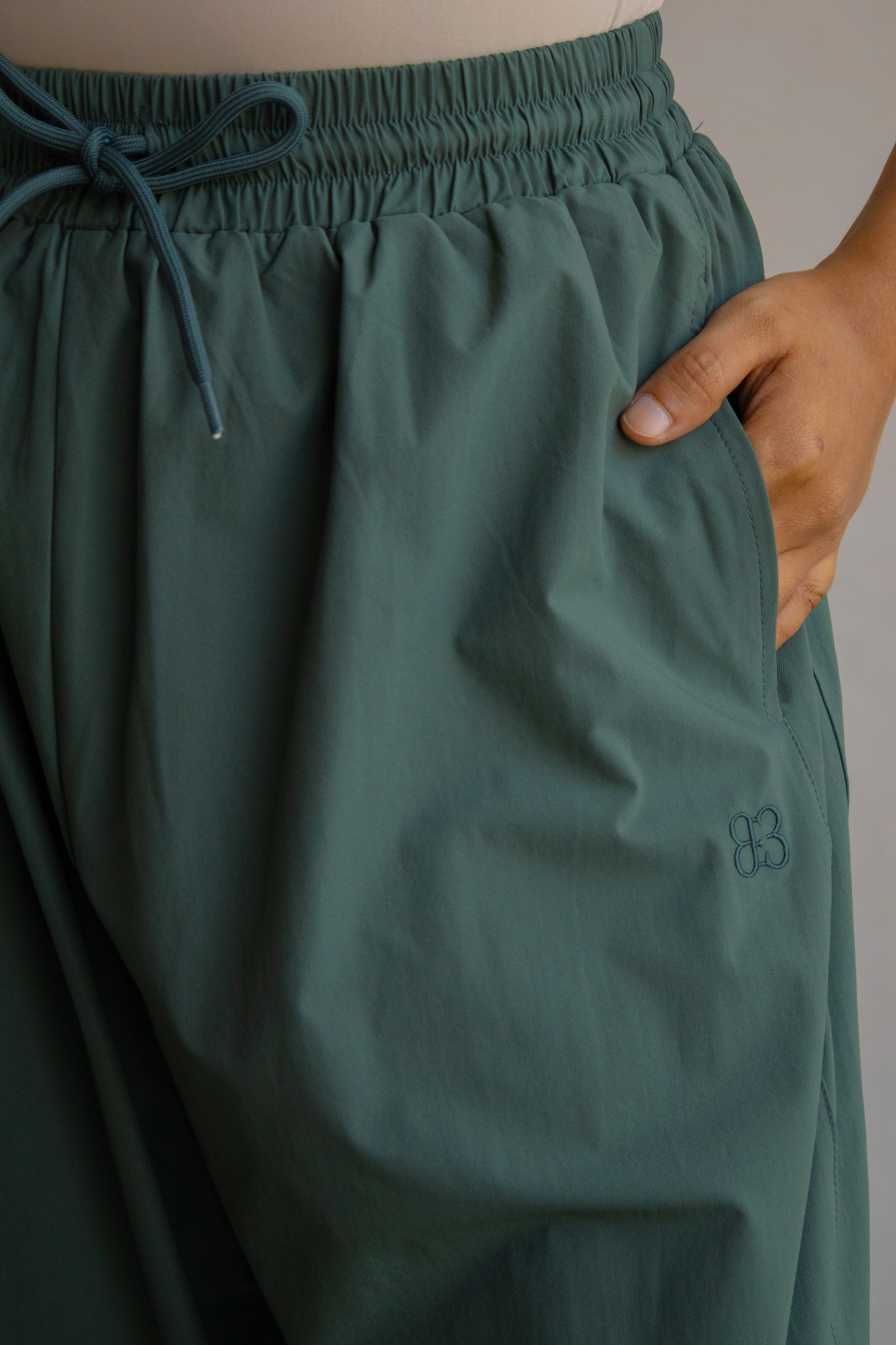 Outer Comfort Pants in Touché Grass