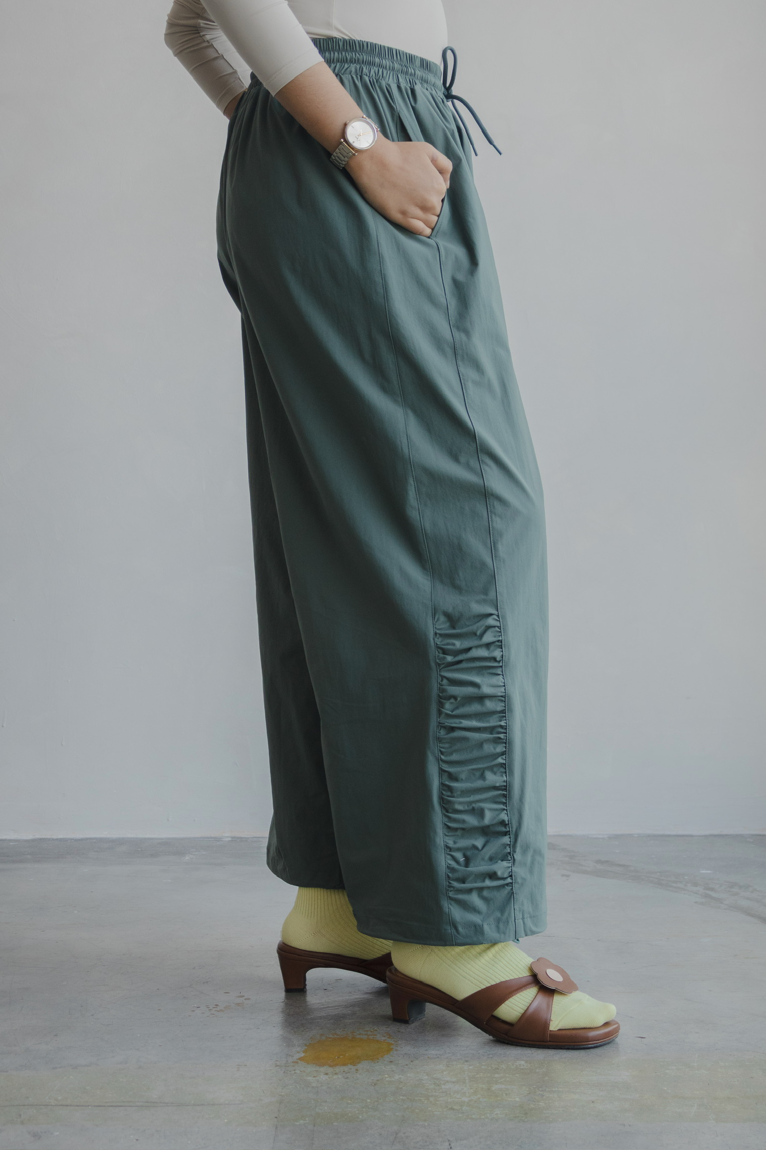 Outer Comfort Pants in Touché Grass