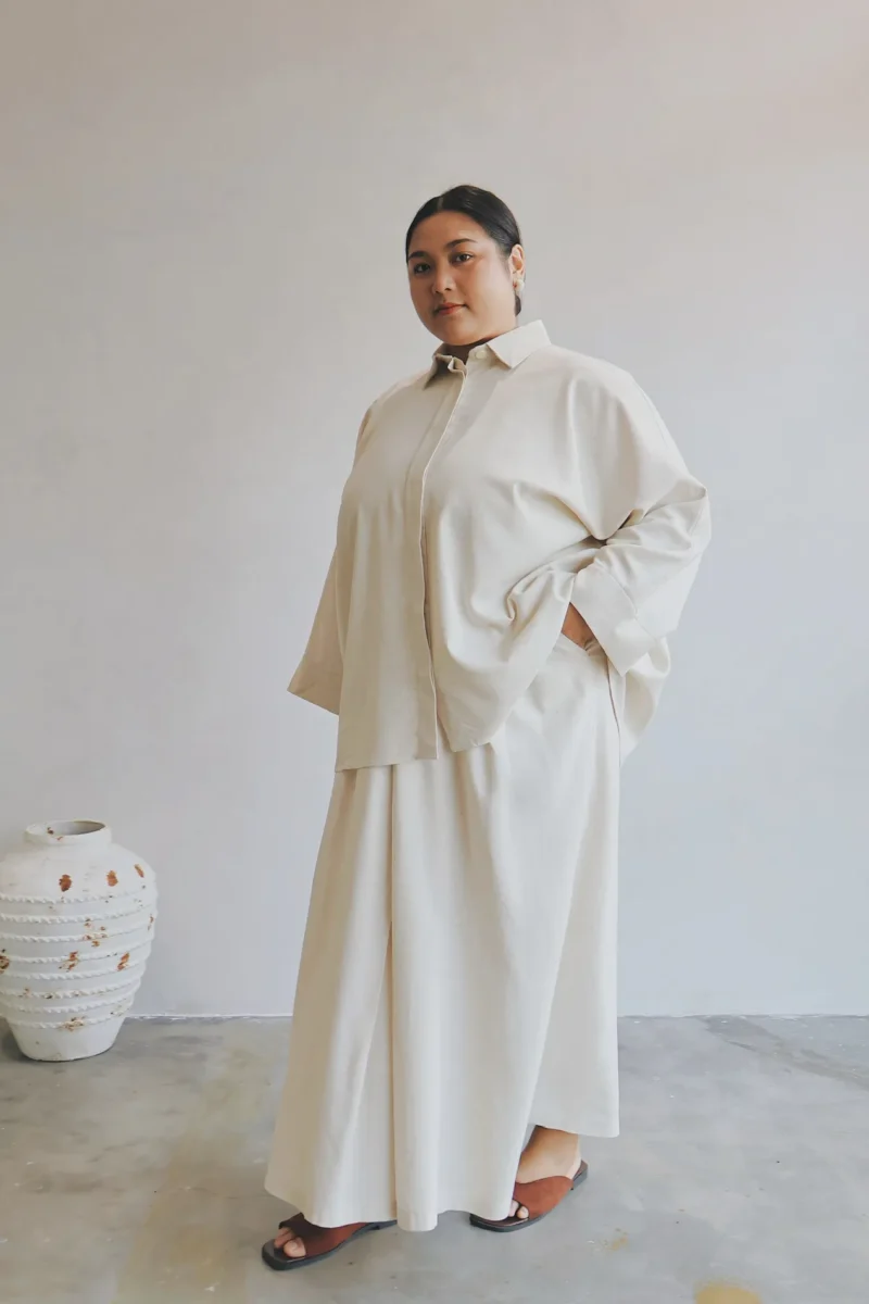 Women in Progress - Shirt in Oat