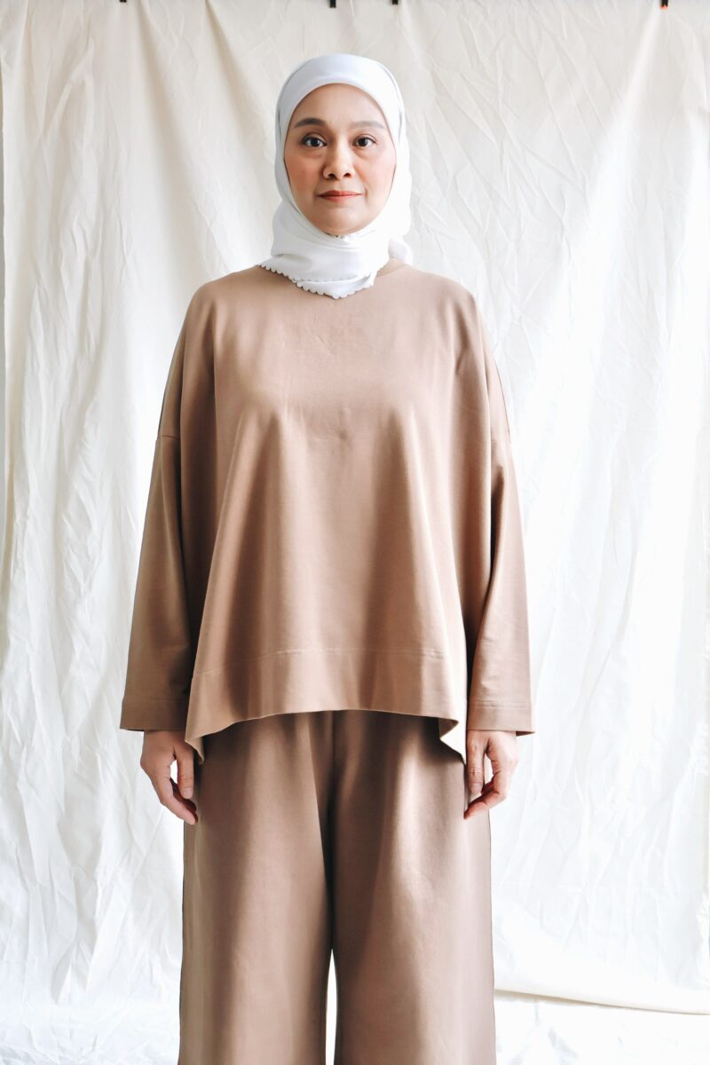 At Ease - Tees in Grounded (Brown)