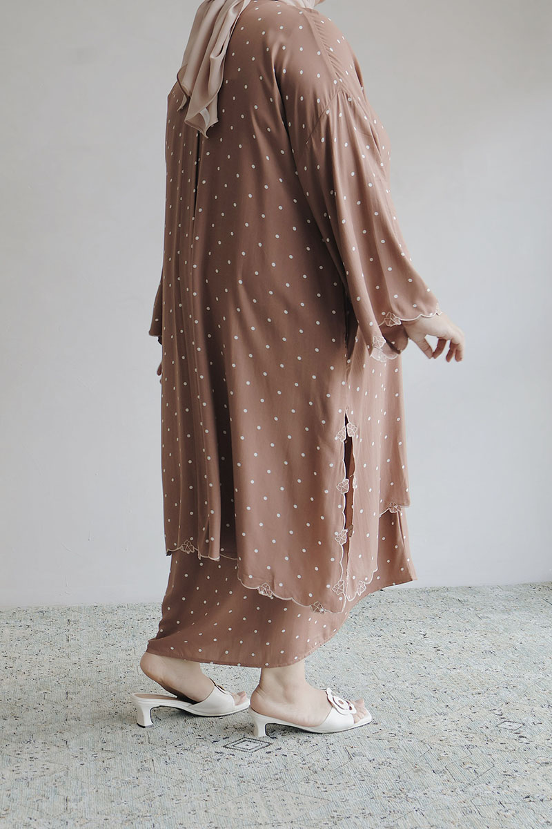 Polka Kalthum in Brown - Image 10