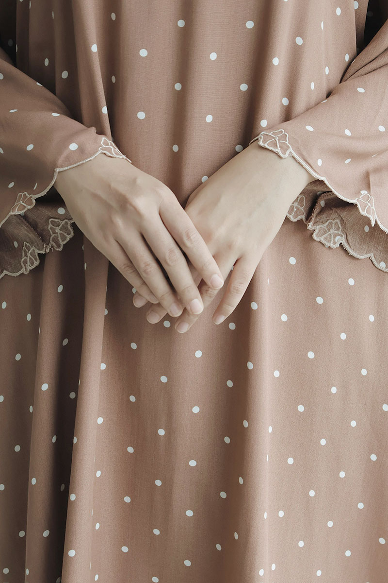 Polka Kalthum in Brown - Image 7