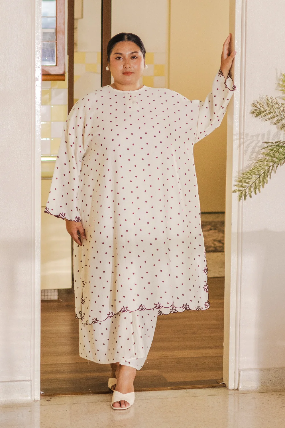 Kalthum Awal Kurung in Off-White - Image 7