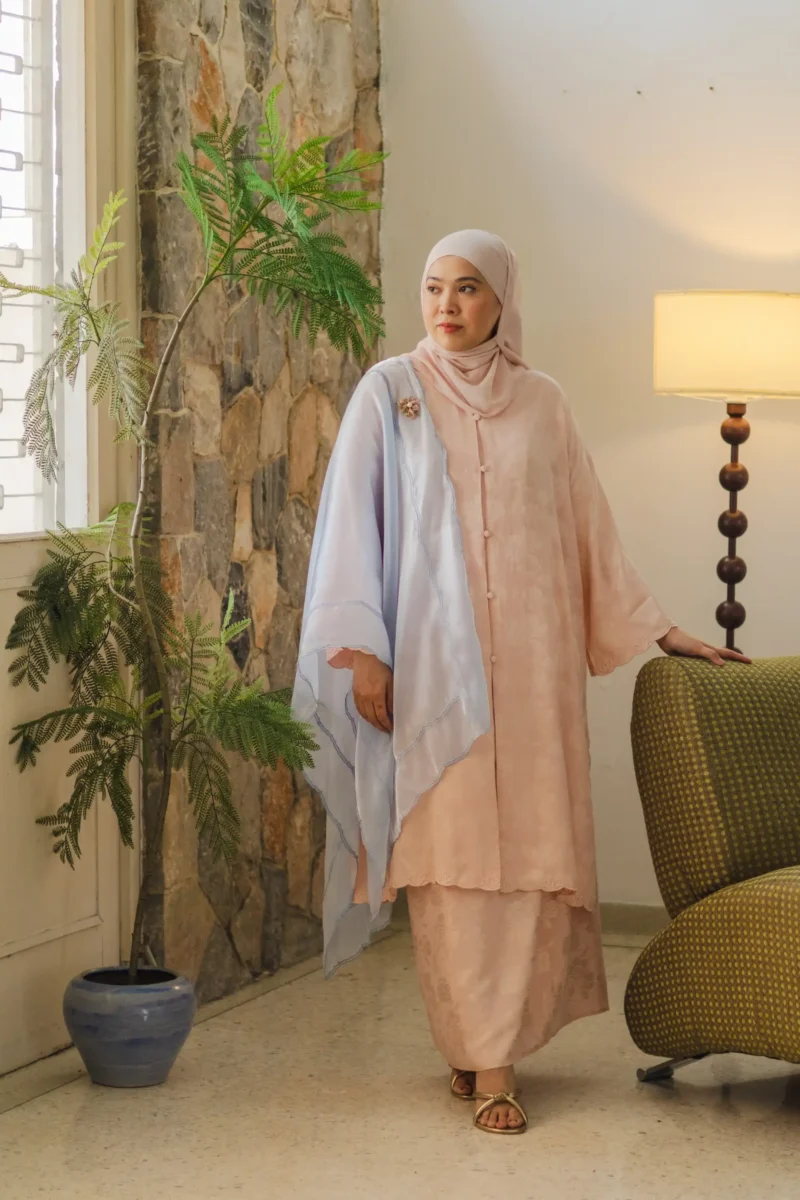 Senja Dahlia Kebaya Pink