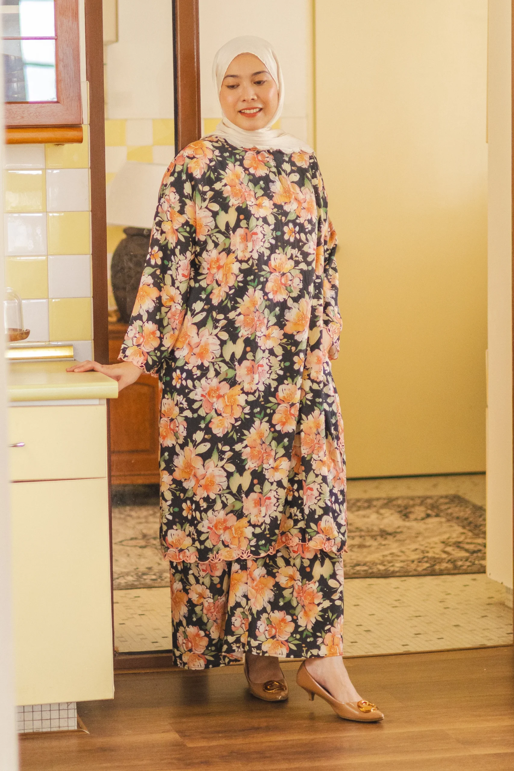 Kalthum Kuntum Kurung in Black