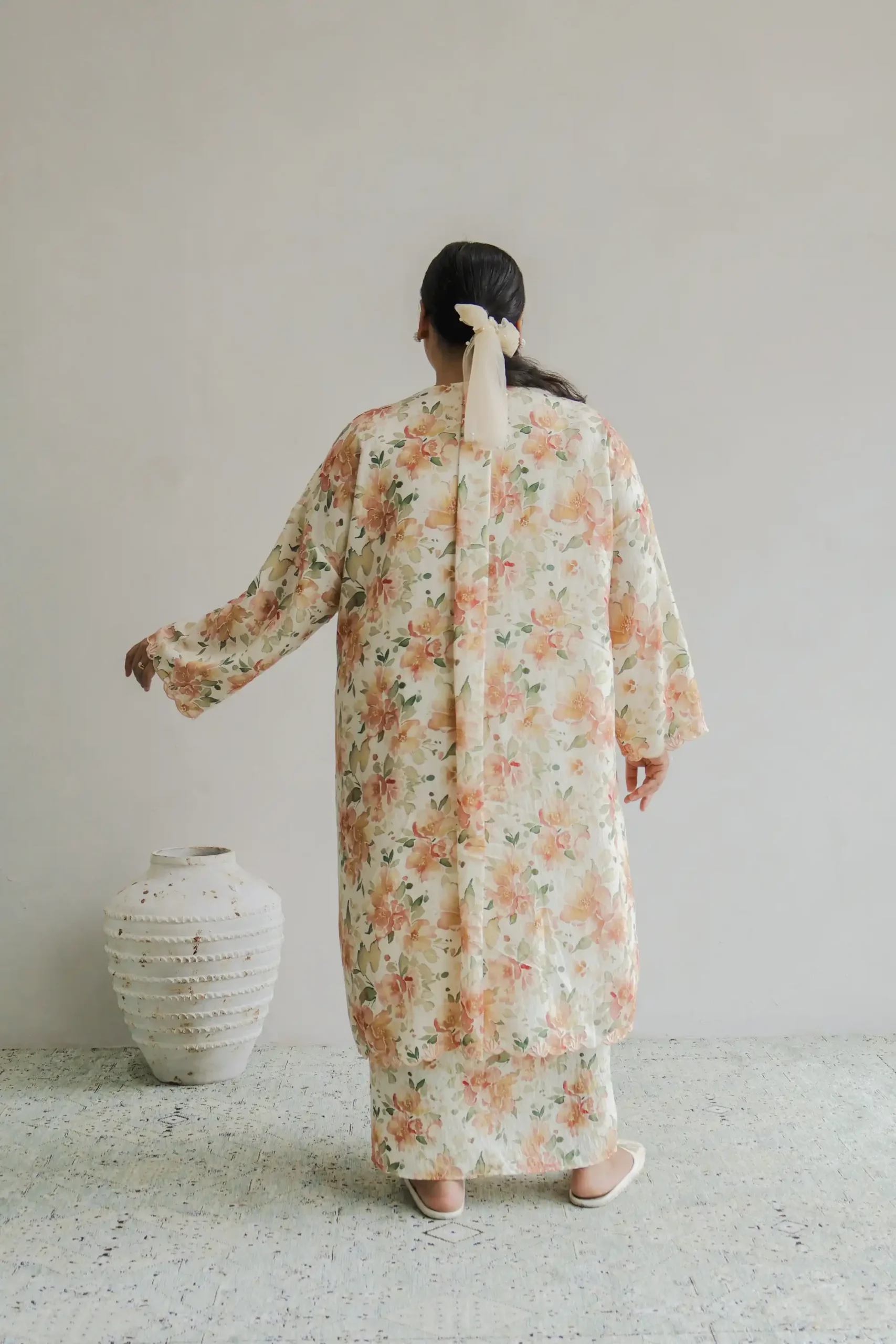 Kalthum Kuntum Kurung in Peach - Image 3