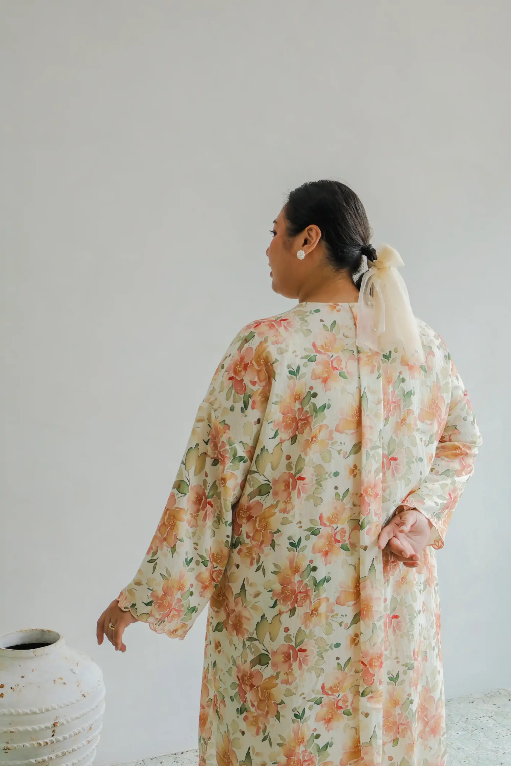 Kalthum Kuntum Kurung in Peach - Image 8