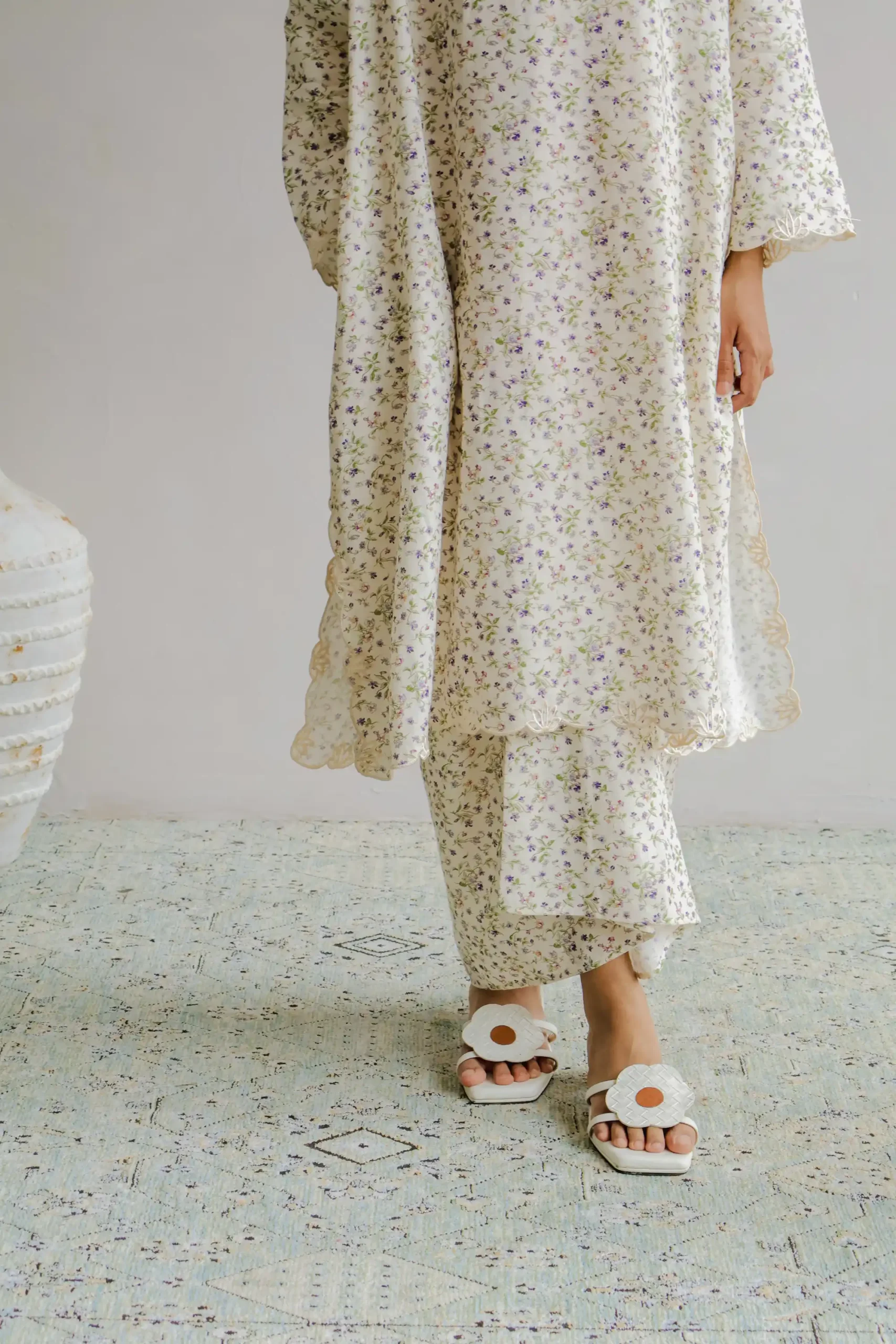 Kalthum Anggun Kurung in White - Image 7