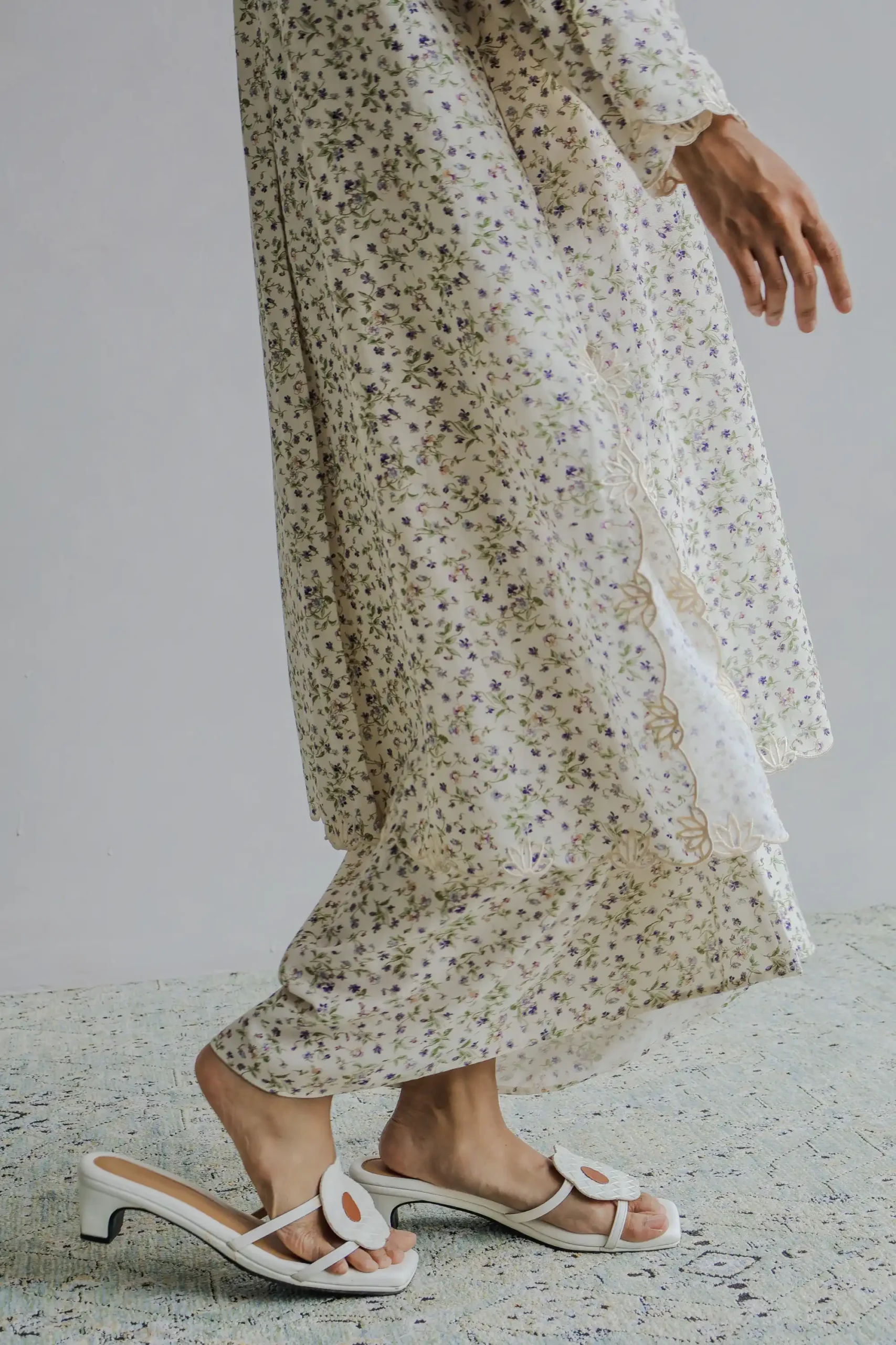 Kalthum Anggun Kurung in White - Image 2