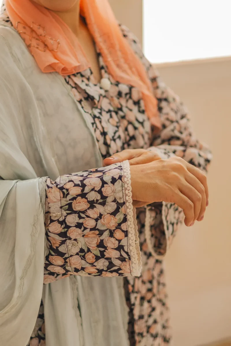 Alternative view of Nirmala Seri Kebaya in Black