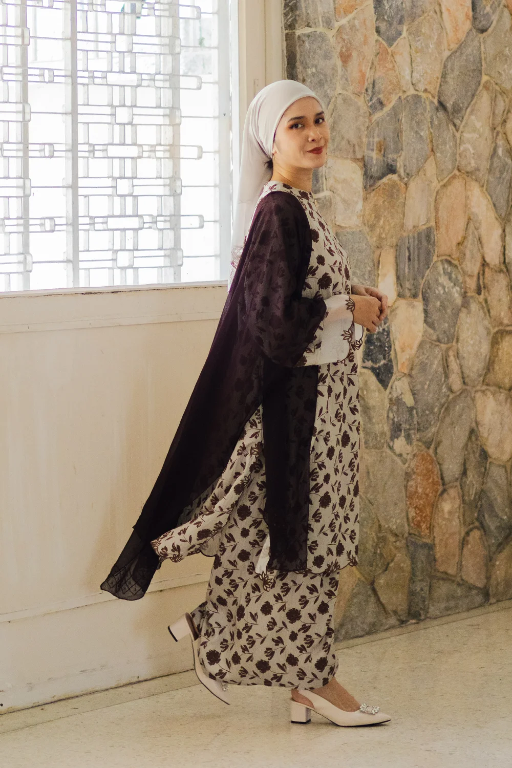 Che Chom Mekar Brown - Image 5