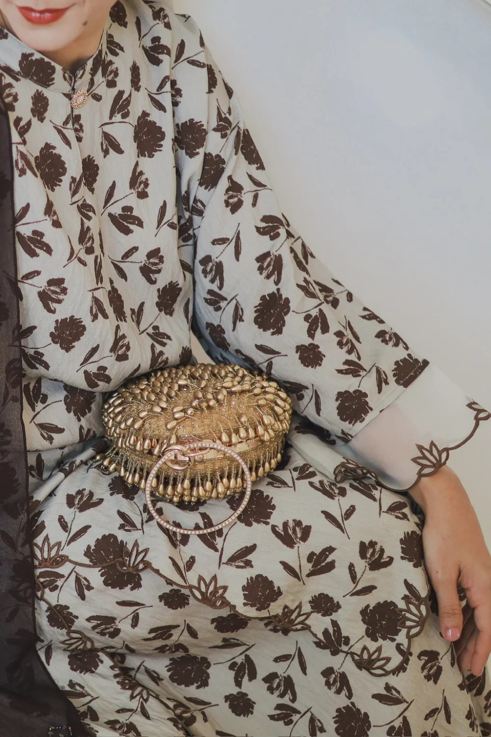 Che Chom Mekar Brown - Image 8