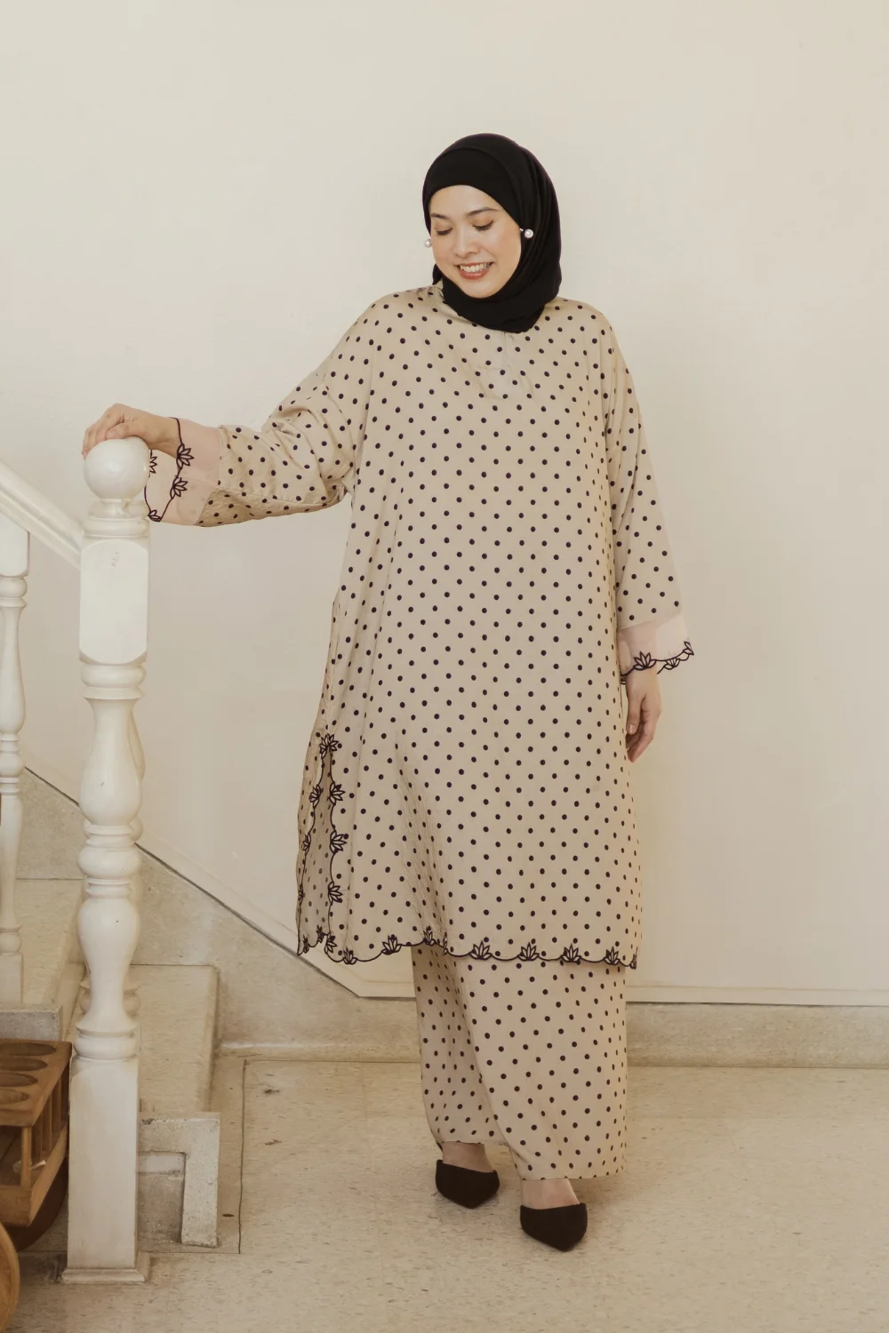 Che Chom Polka Brown