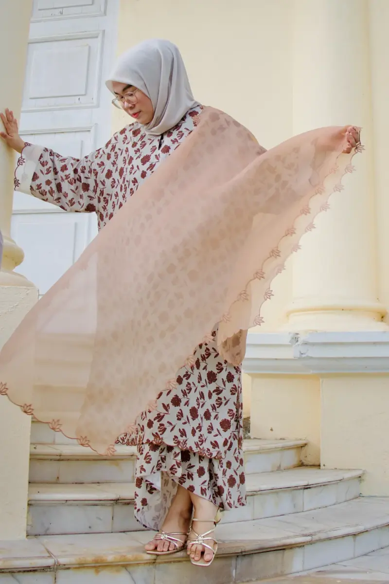 Bunga Lawang Selendang Brown