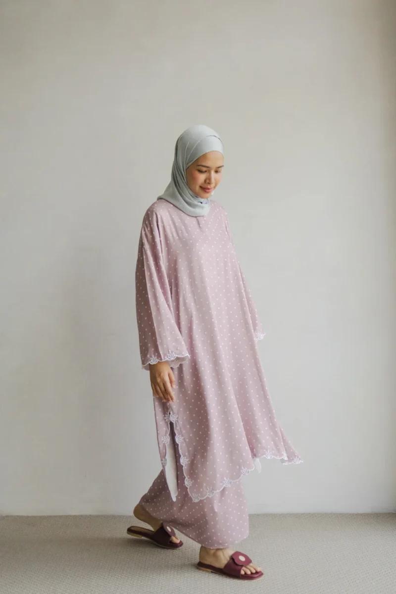Alternative view of Kalthum Polka Rayon Pink