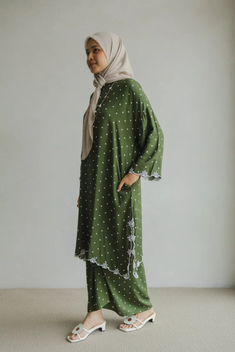 Alternative view of Kalthum Polka Rayon Evergreen