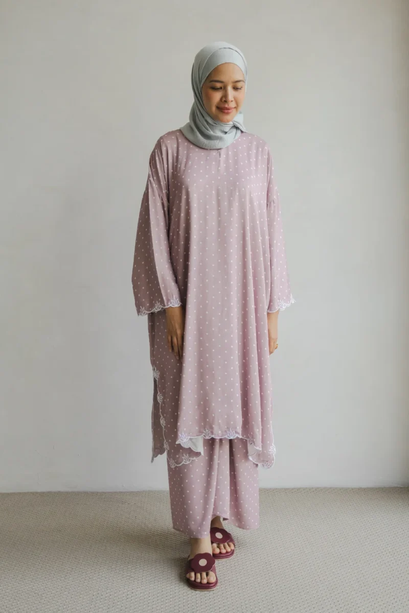 Kalthum Polka Rayon Pink