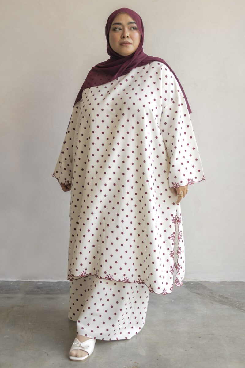 Kalthum Merona Kurung in Off-White