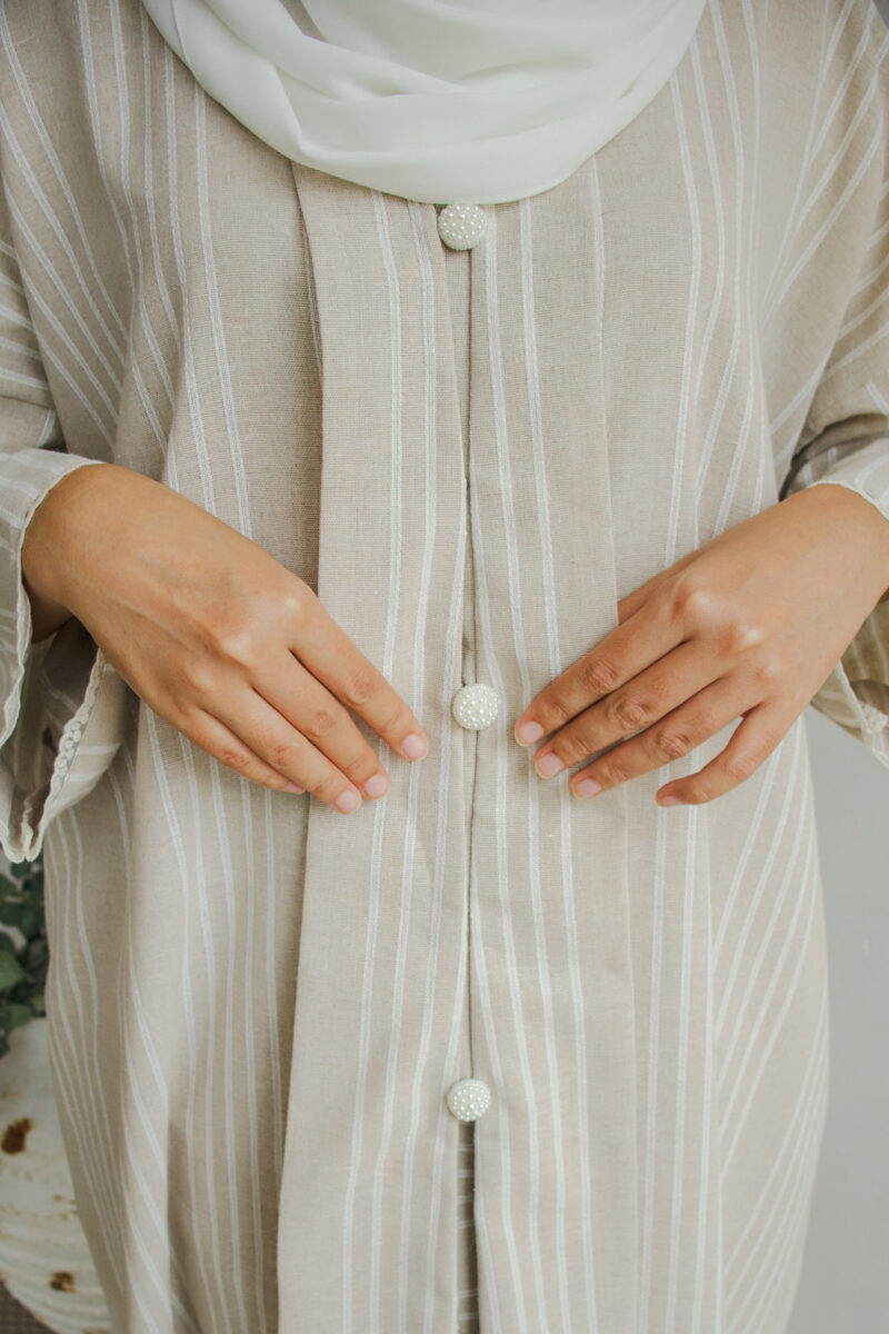 Alternative view of Nirmala Embun Kebaya Garis Halus