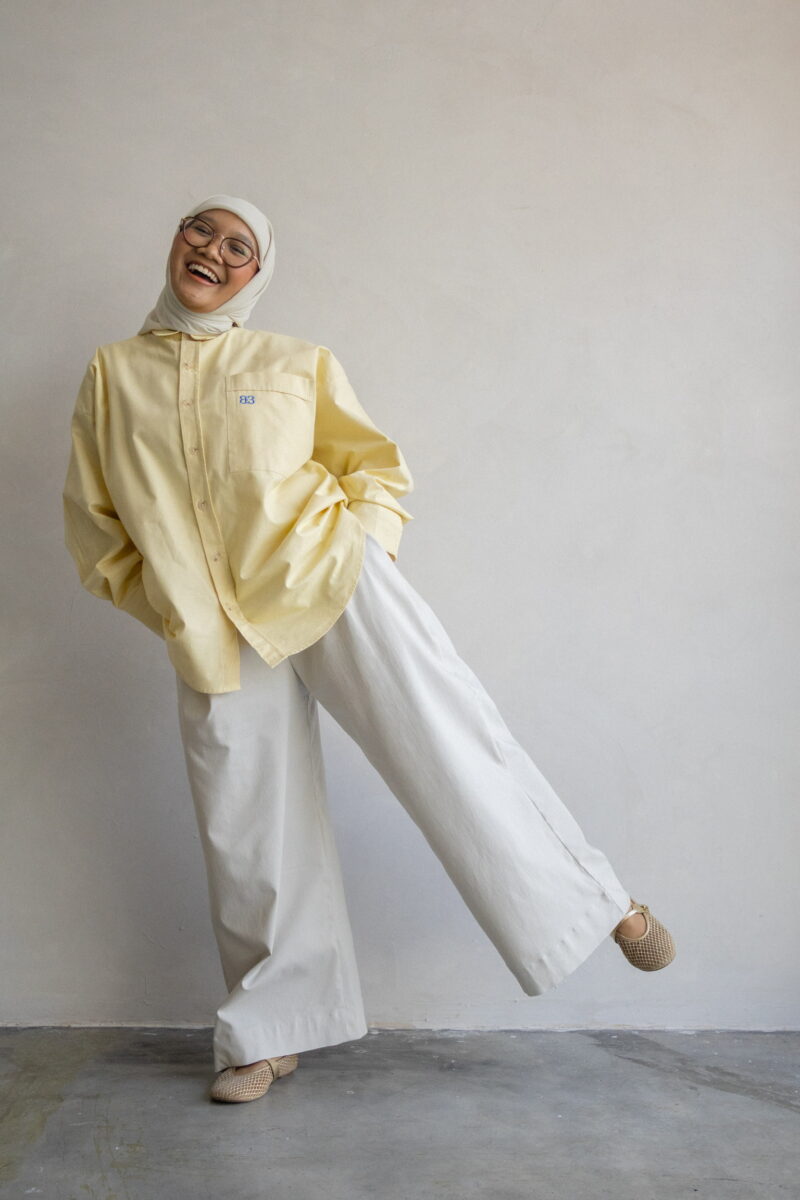 Alternative view of Weekender Trousers in Cream