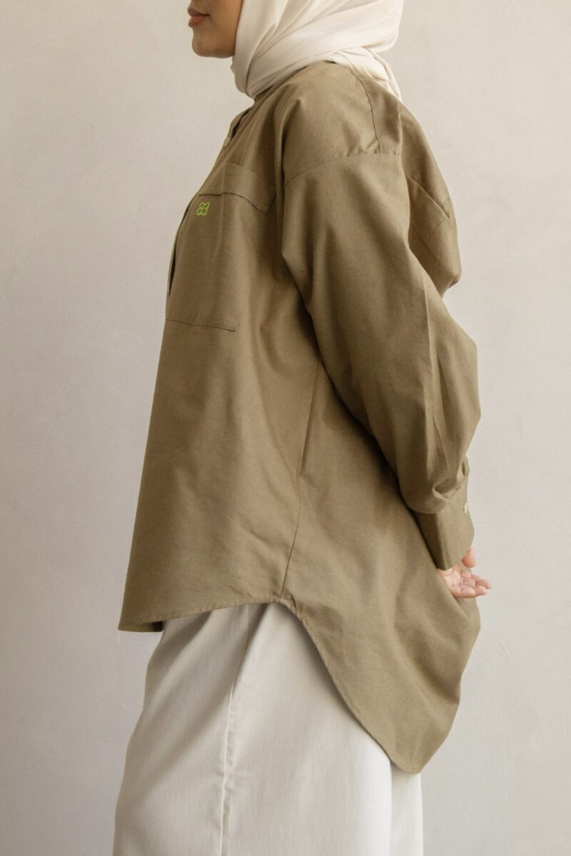 Alternative view of Weekender Shirt in Olive
