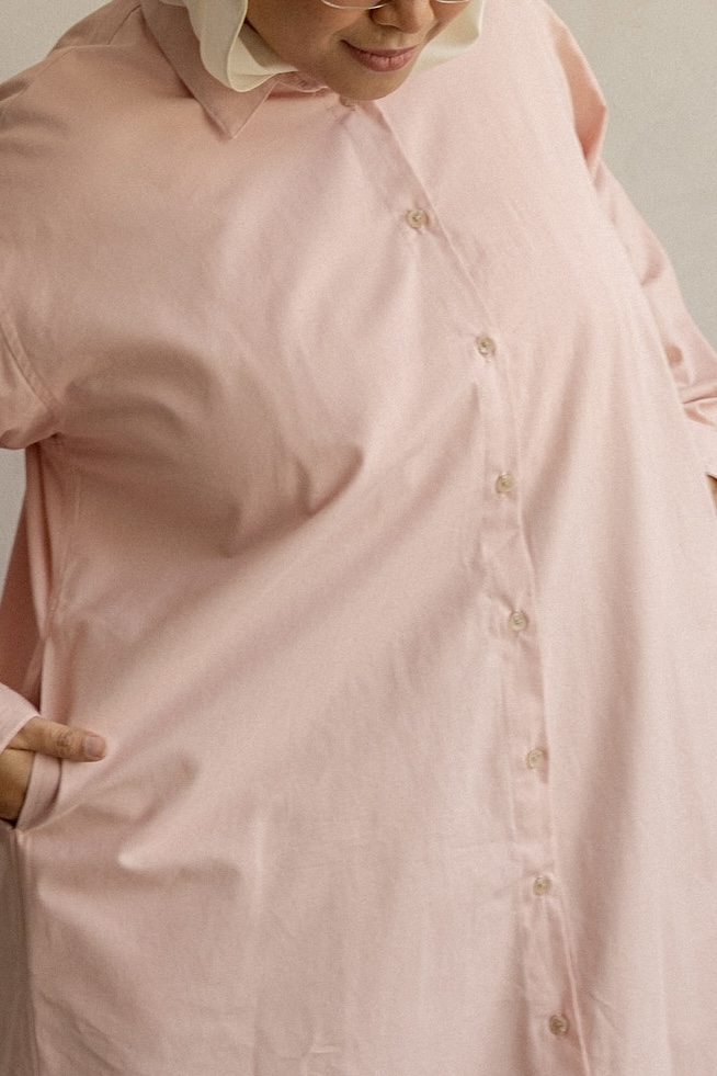 Weekender Tunic in Blush - Image 5