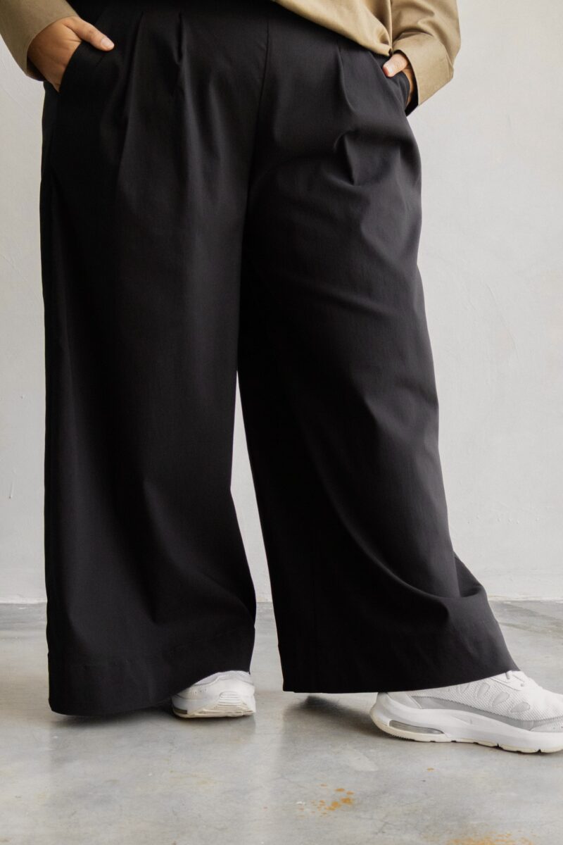 Weekender Trousers in Black